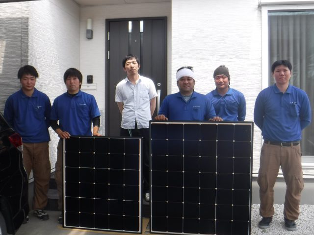 富山県富山市S様邸に太陽光の取り付け工事を行いました。